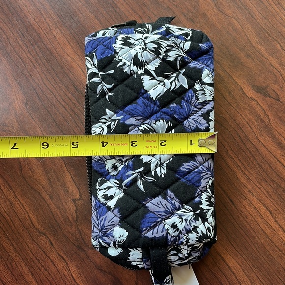 Vera Bradley, make up bag. - Picture 7 of 7